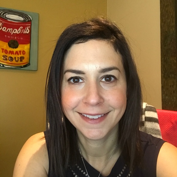 Meet your Posher, Nicole - Picture 1 of 1